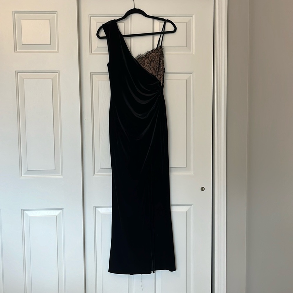 Bcbgmaxazria gown